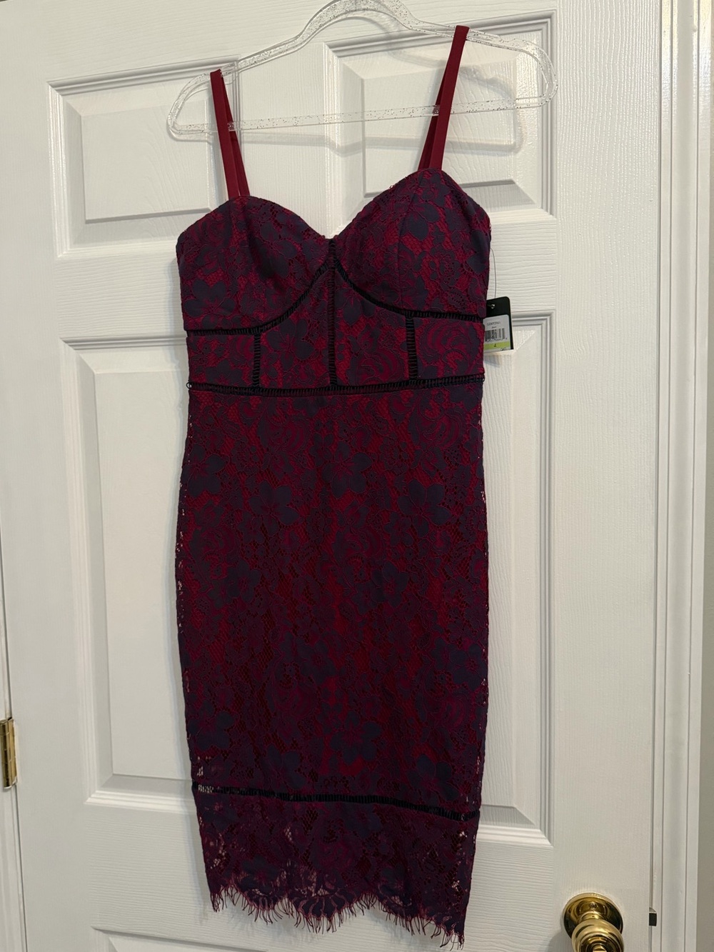 Guess Lace Bodycon Dress in Burgundy S - Picture 3 of 8